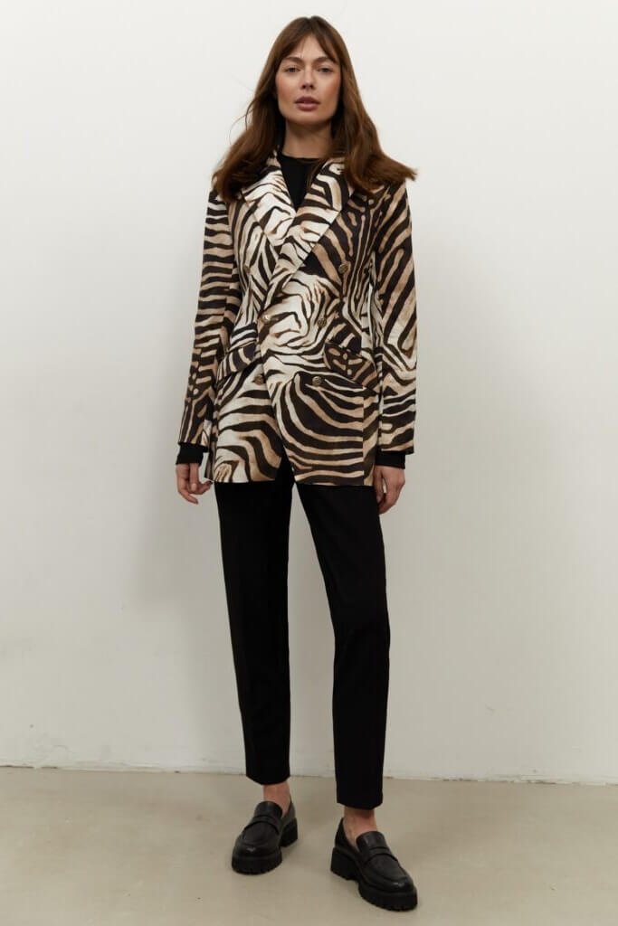 jaket-yak-must-have-golovnii-akcent-sezonu-6.jpg (47 KB)