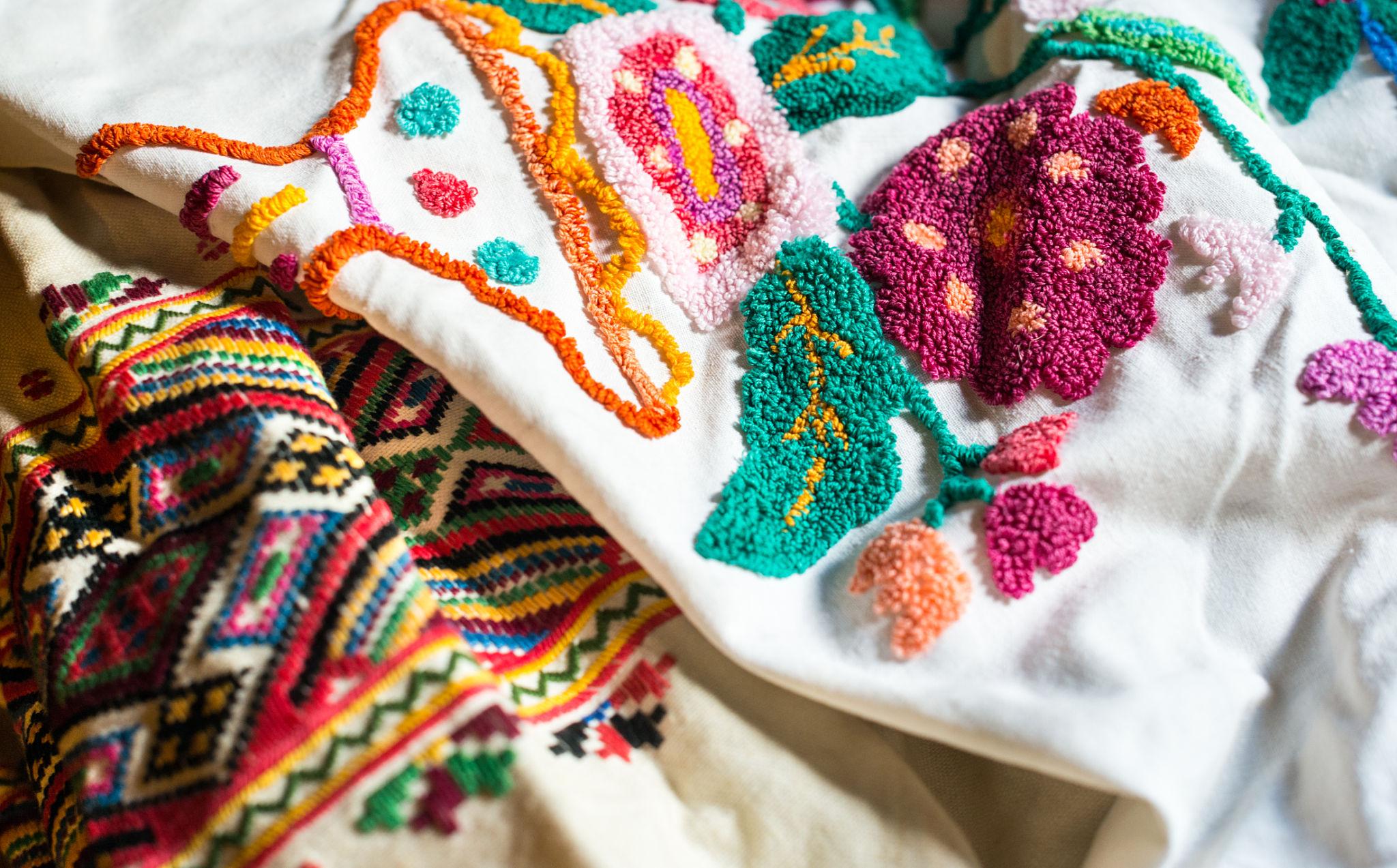 vid-tradicii-do-suchasnosti-yak-vikoristovuvati-etnotkanini-u-garderobi-1.jpg (407 KB)